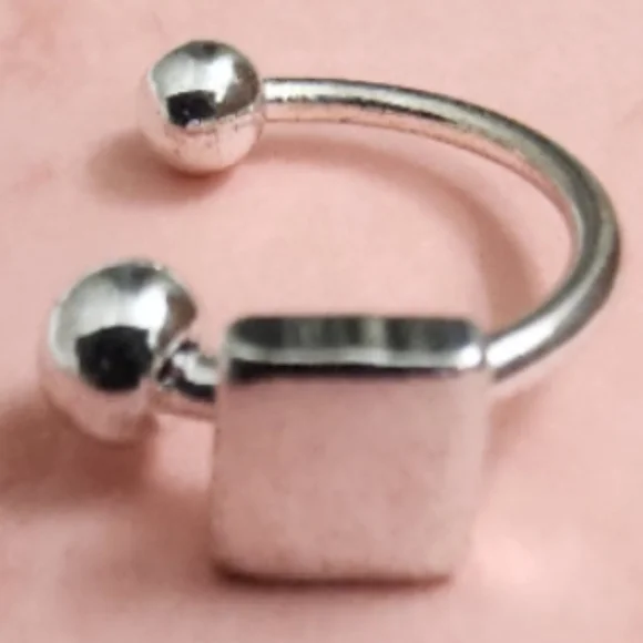 NEW in BOX Lightweight Stylish & Chic Silver & Gold Earcuffs in Assorted Styles - Picture 4 of 4